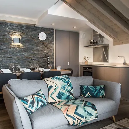 Le C By Alpine Apartment *