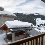 Le C By Alpine Apartment